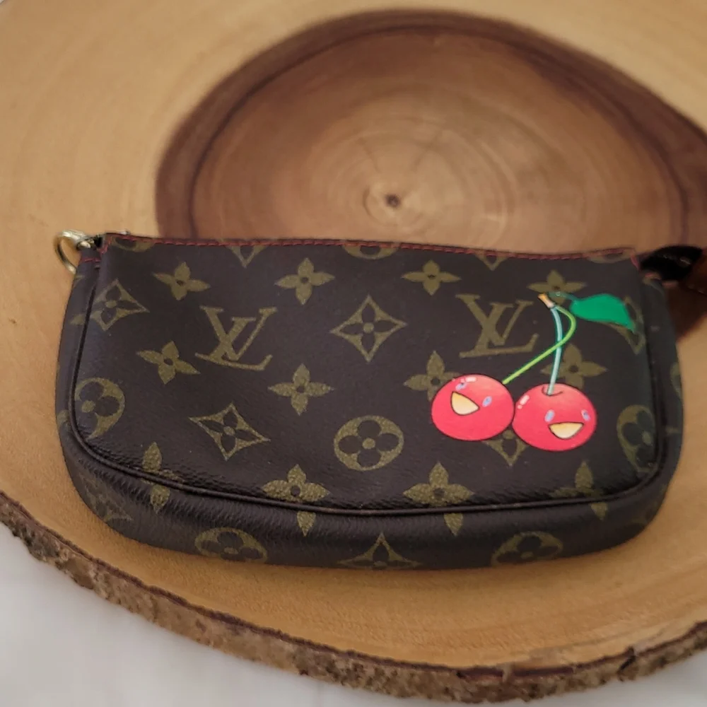 louis vuitton takashi murakami cherry pochette - Picture 12 of 14